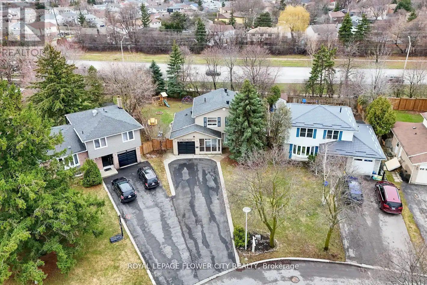 15 JASPER CRESCENT