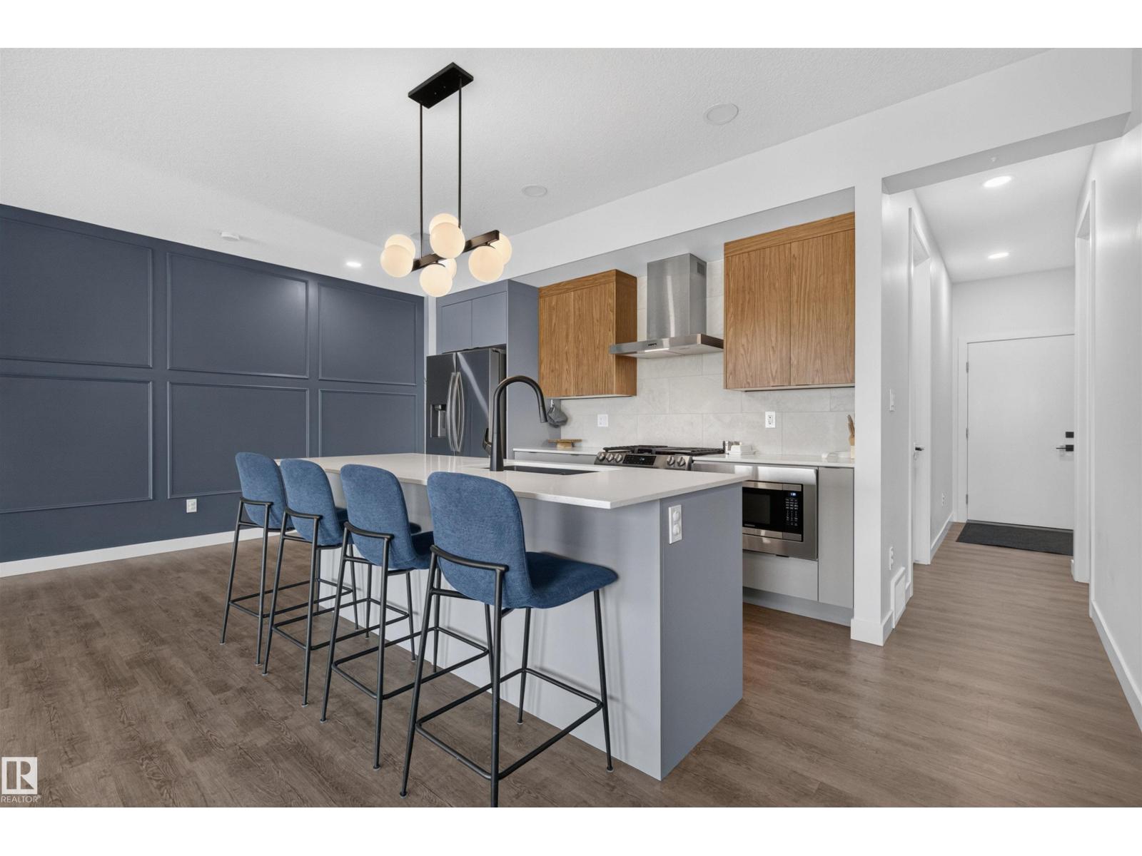 48 EDGEFIELD WY