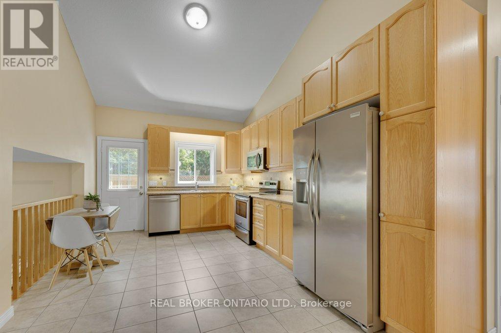51 SUNDANCE CRESCENT