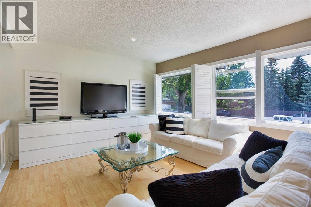 354 Brae Glen Road SW