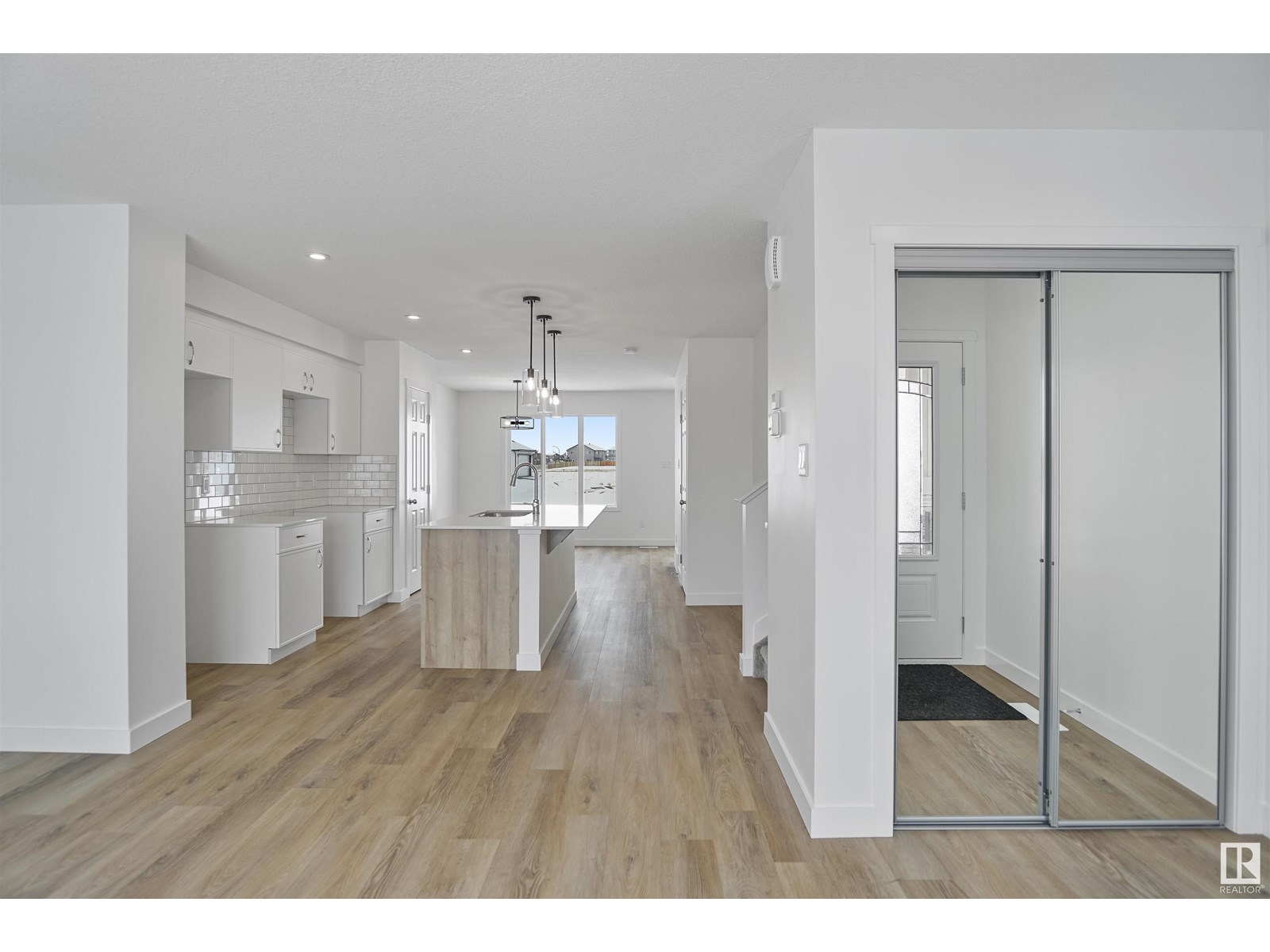 53 Ficus WY