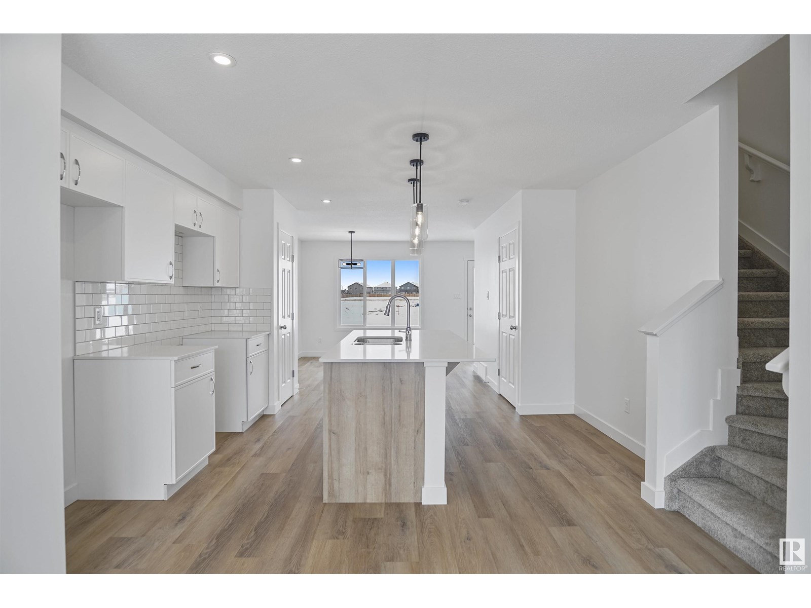 53 Ficus WY