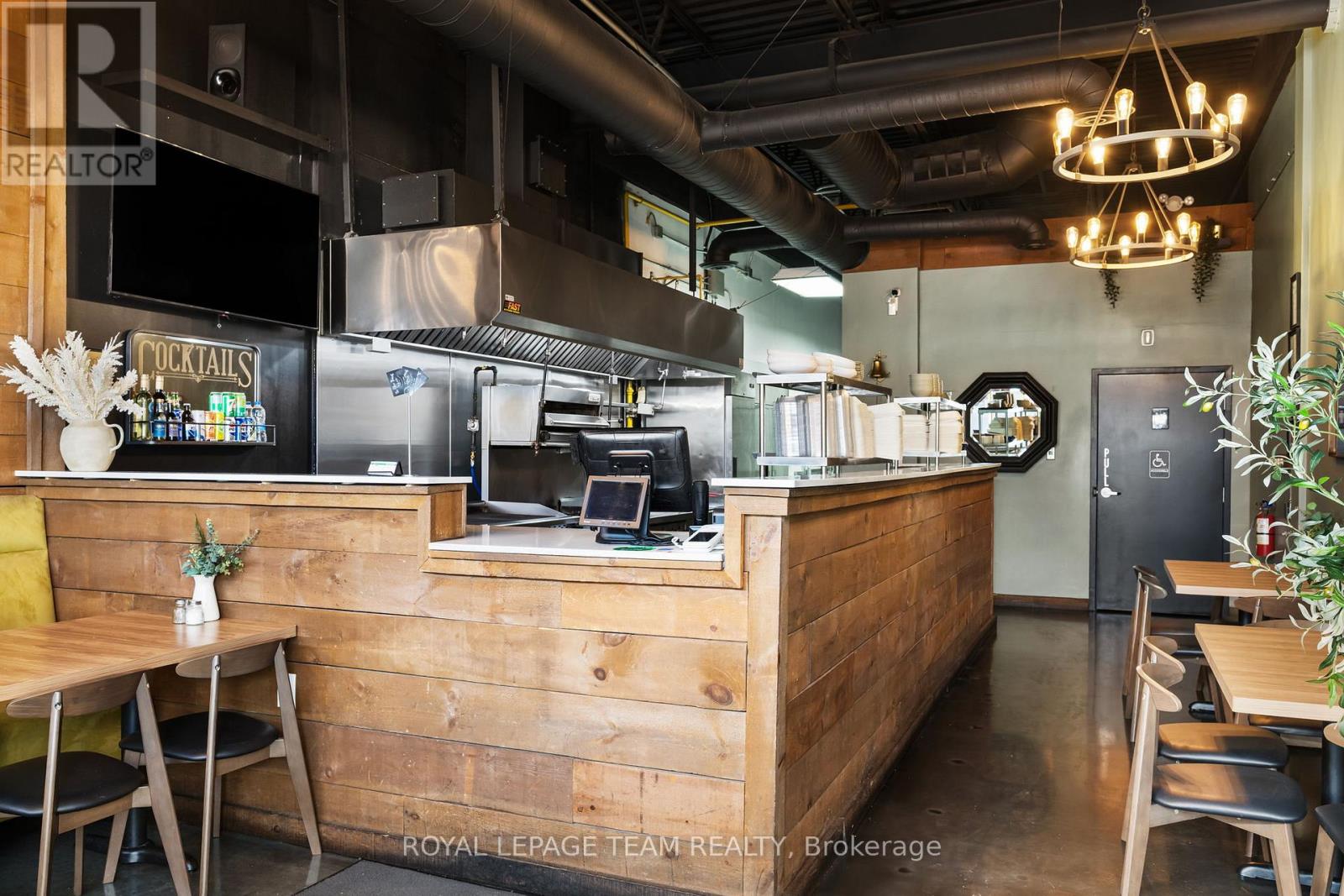 3 - 5556 MANOTICK MAIN STREET