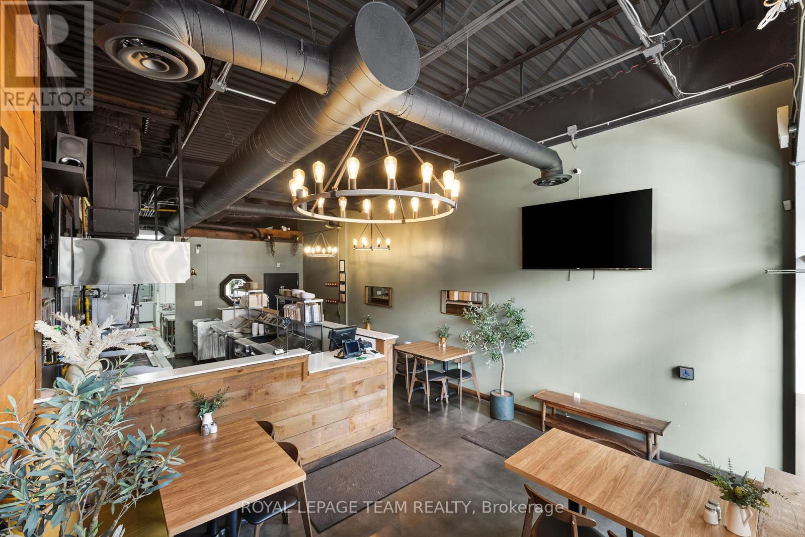 3 - 5556 MANOTICK MAIN STREET