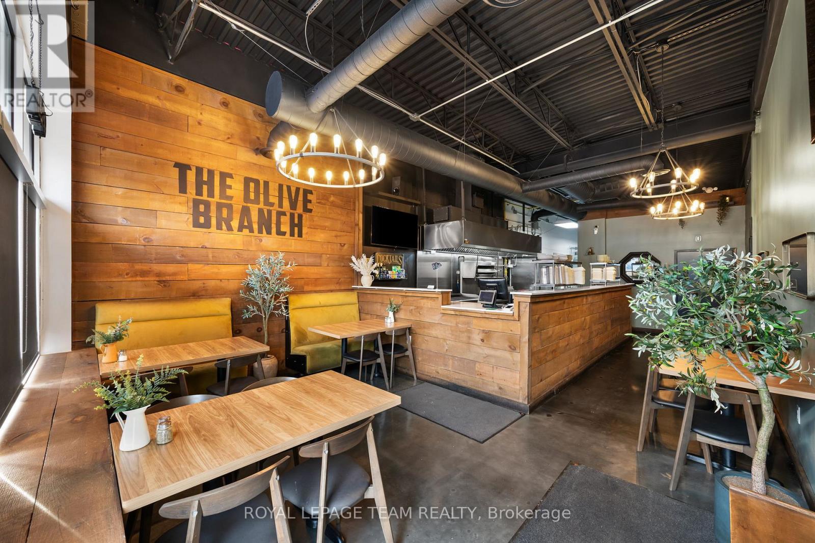 3 - 5556 MANOTICK MAIN STREET