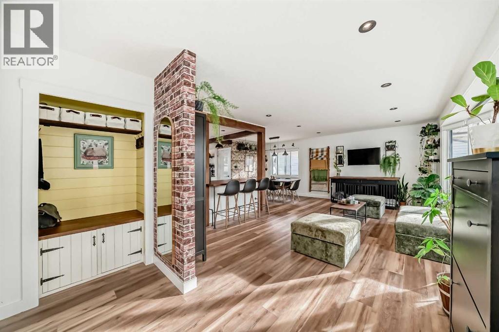 2155 Mackid Crescent NE