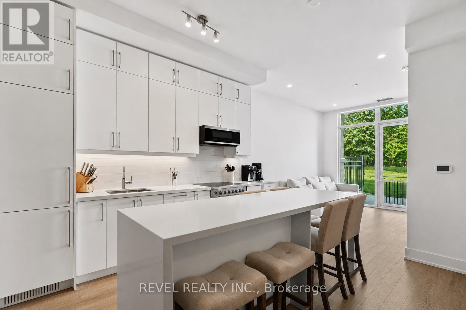 123 - 2075 KING ROAD