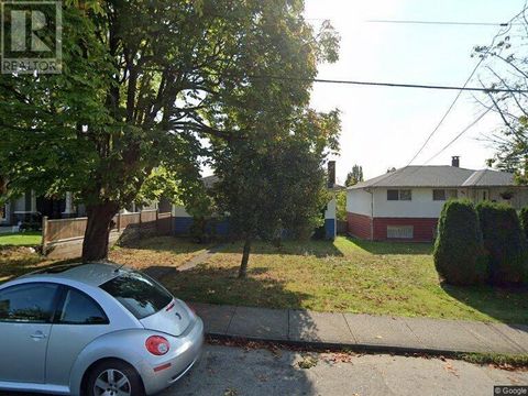 439 E 16TH STREET North Vancouver BC V7L2T4
