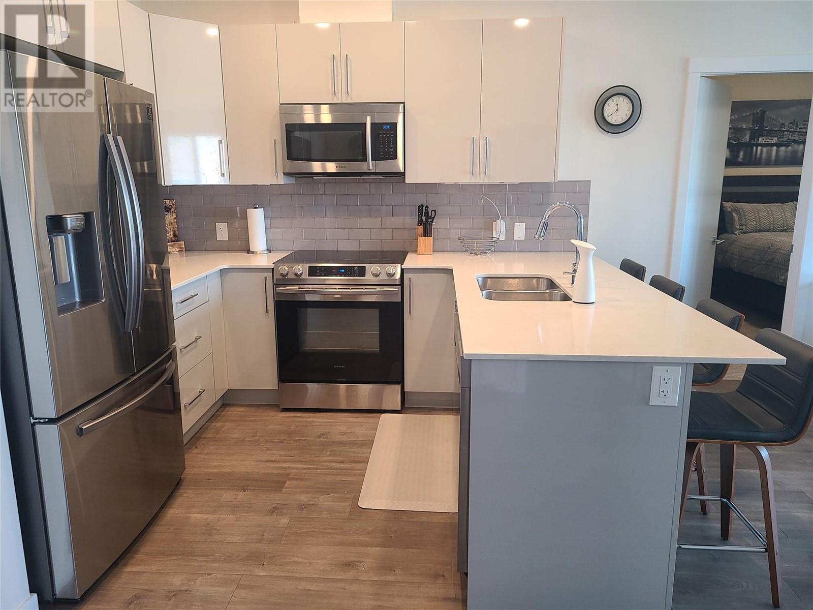 1880 HUGH ALLAN Drive Unit# 302