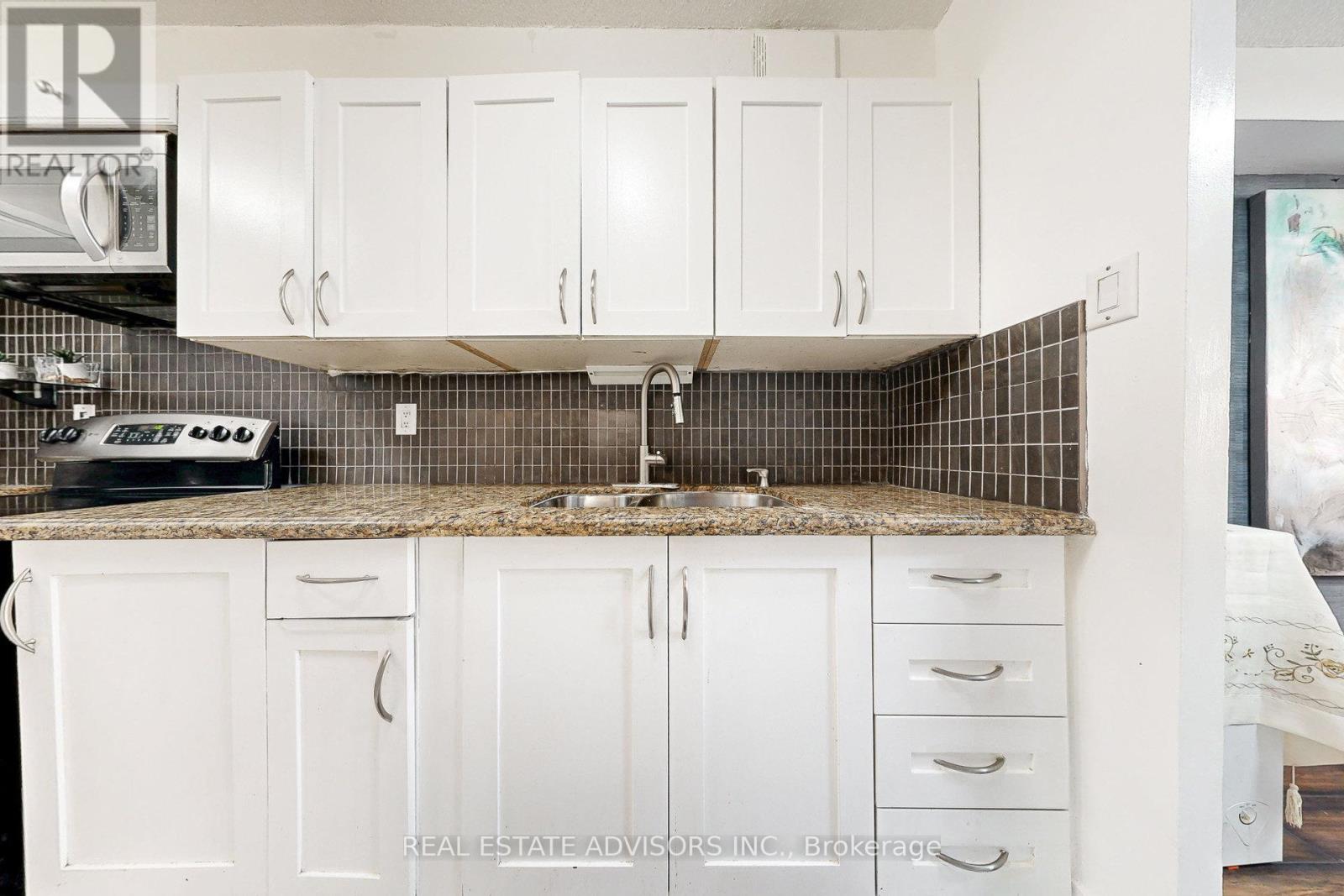 705 - 10 TOBERMORY DRIVE