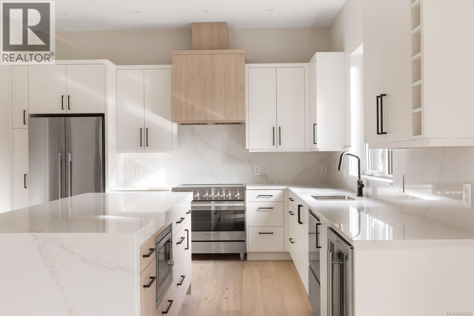 2295 Adela Pl