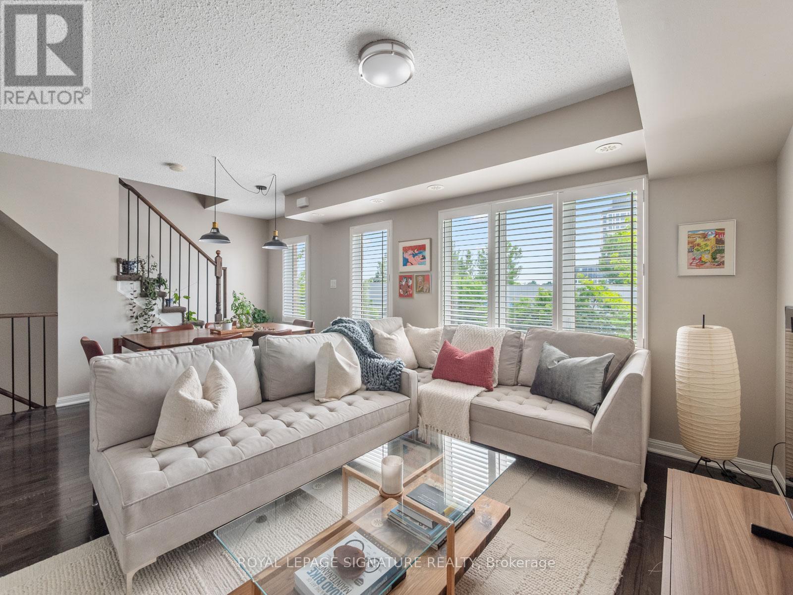 232 - 10 FOUNDRY AVENUE