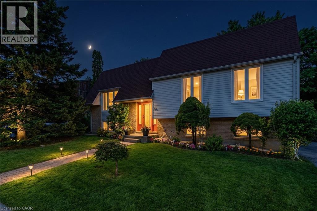 24 BRIAR KNOLL Place