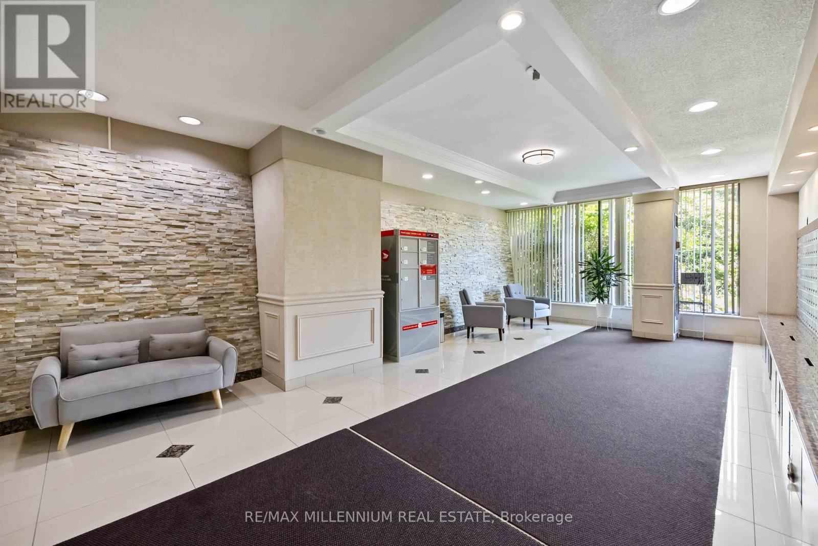 1907 - 362 THE EAST MALL