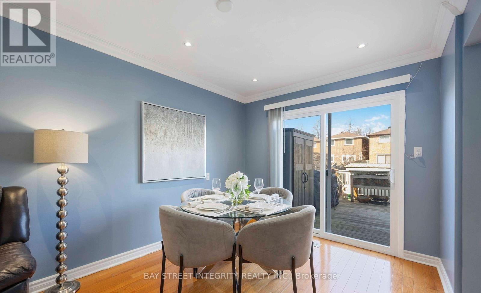 22 DUNBAR CRESCENT