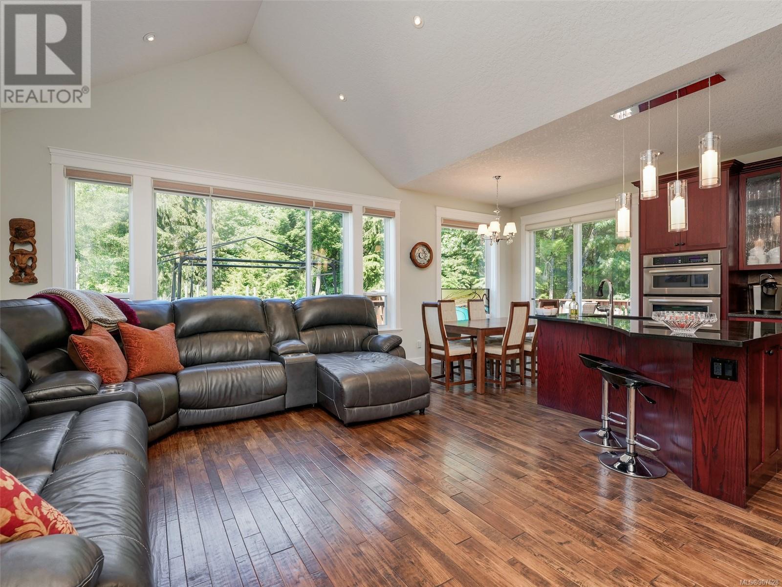 7288 Thelmita Pl