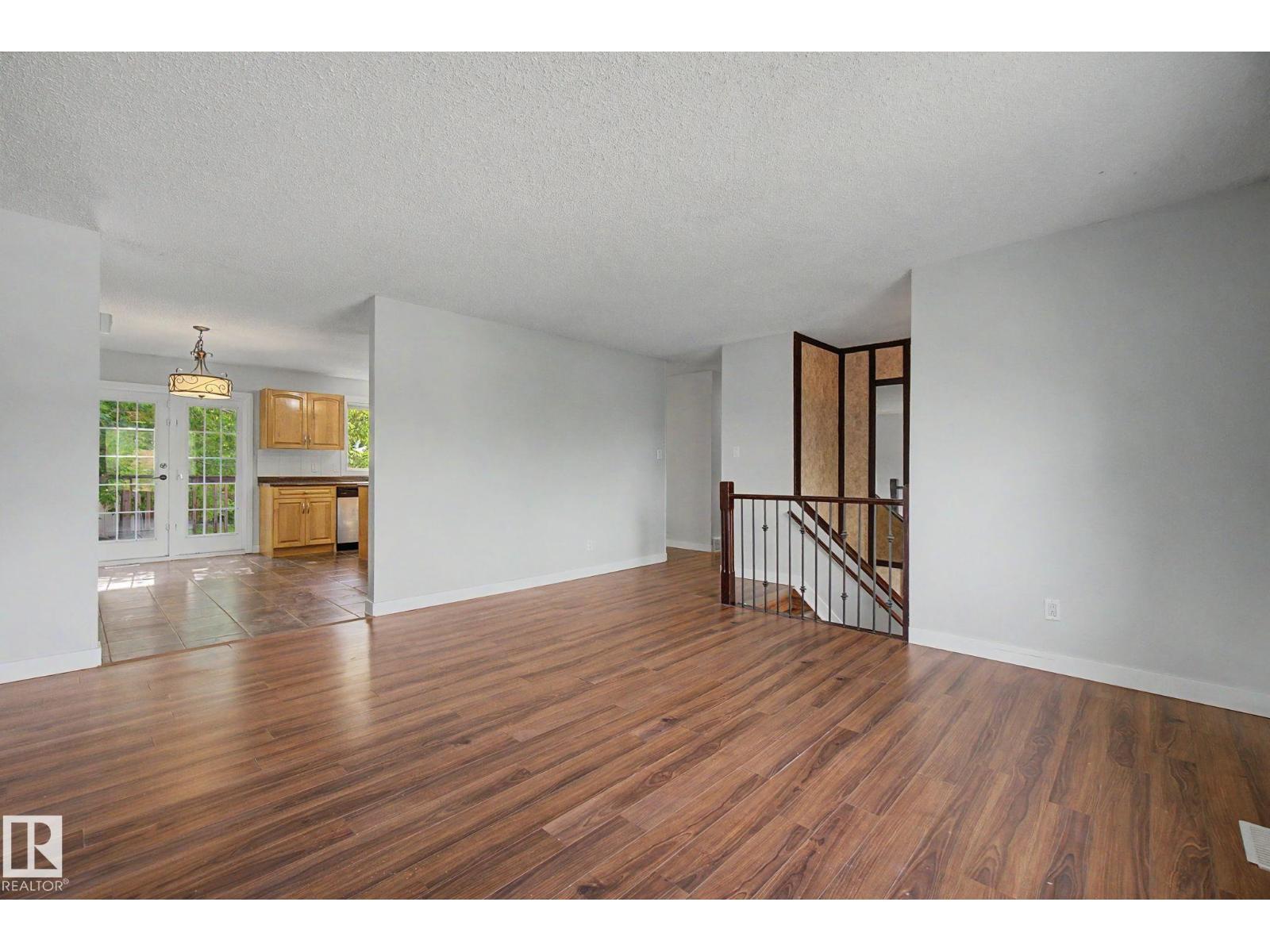 1511 75 ST NW