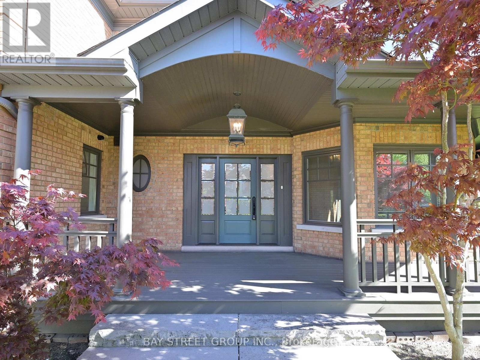 25 BROOKSHILL CRESCENT