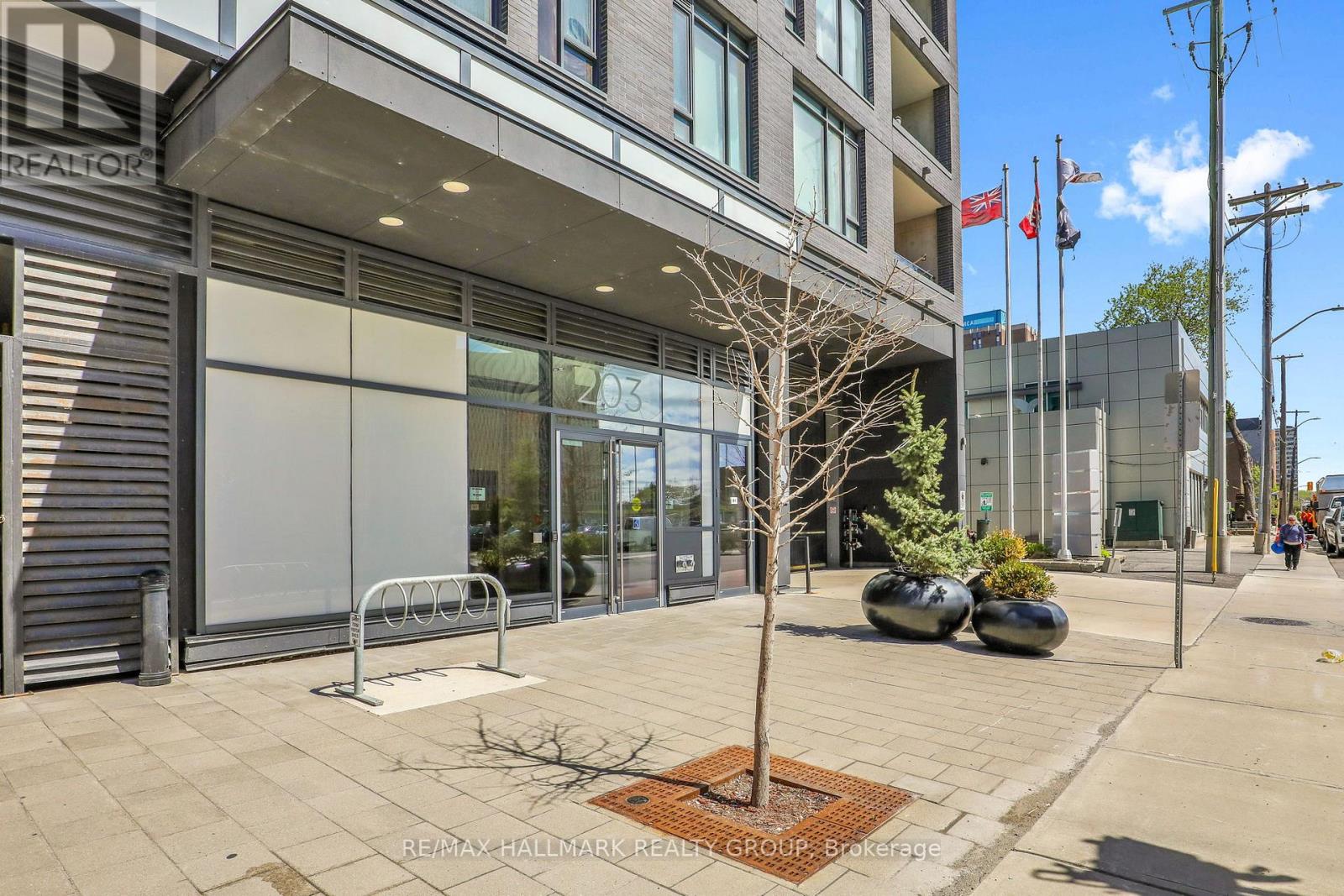 1204 - 203 CATHERINE STREET
