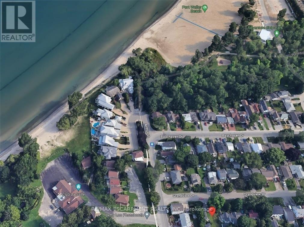 4 GRANDVIEW DRIVE