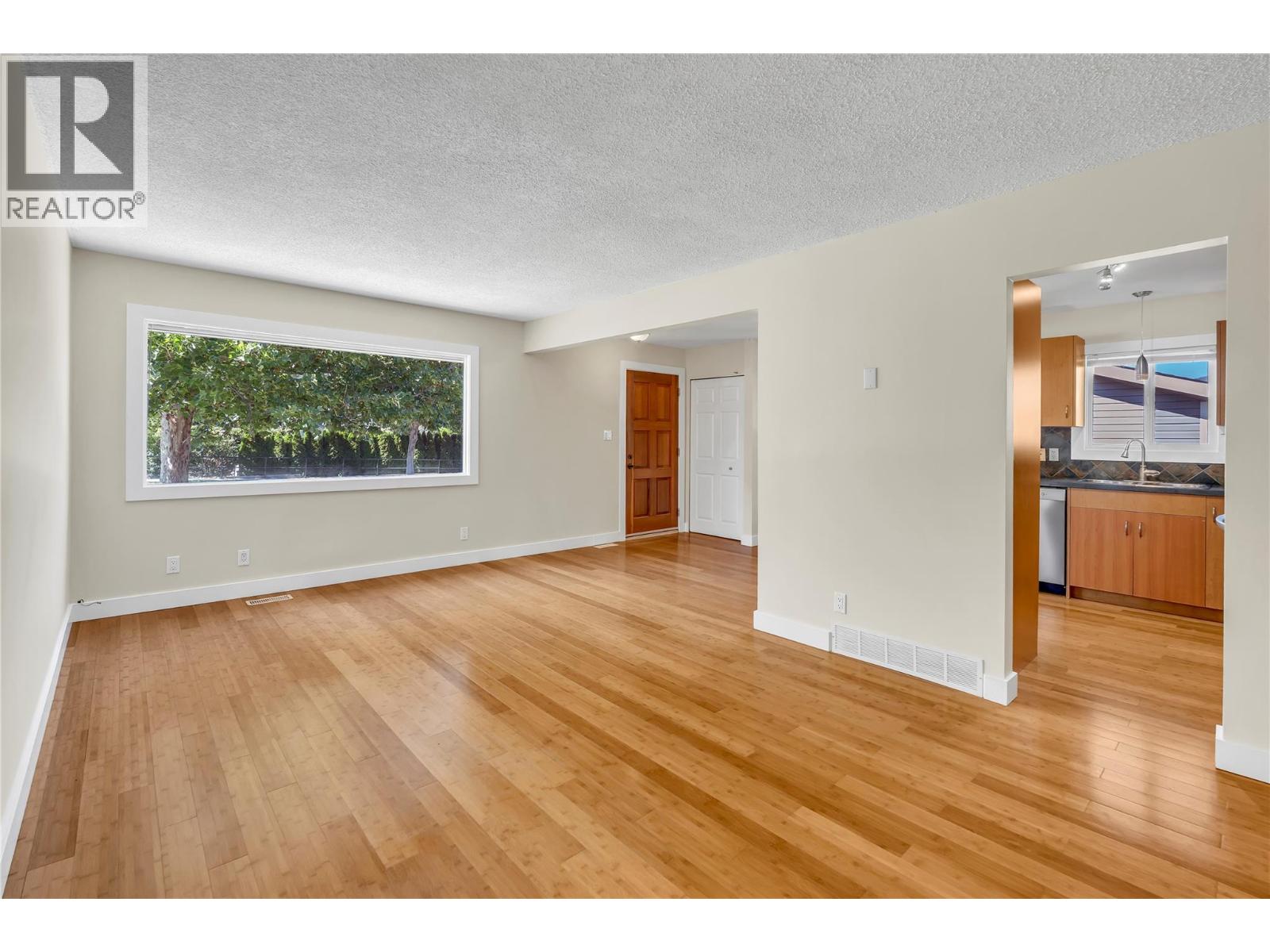 8299 PRAIRIE VALLEY Road