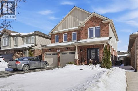 28 SILVERWOOD Avenue Welland ON L3C0C3
