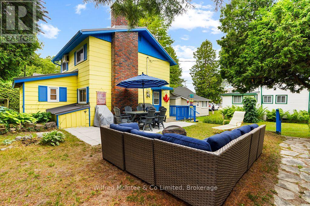 206 FIRST STREET N