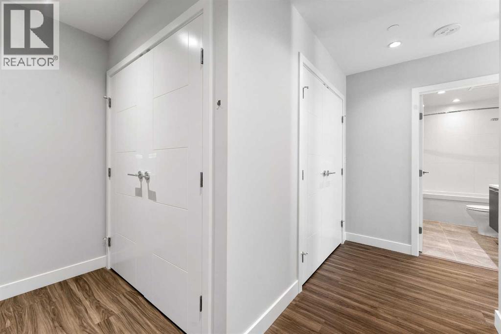 404, 530 3 Street SE