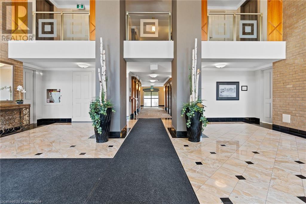2190 LAKESHORE Road Unit# 403