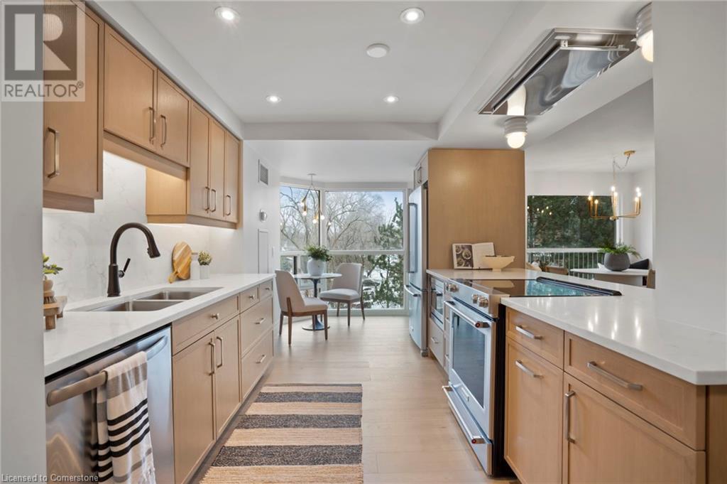 2190 LAKESHORE Road Unit# 403