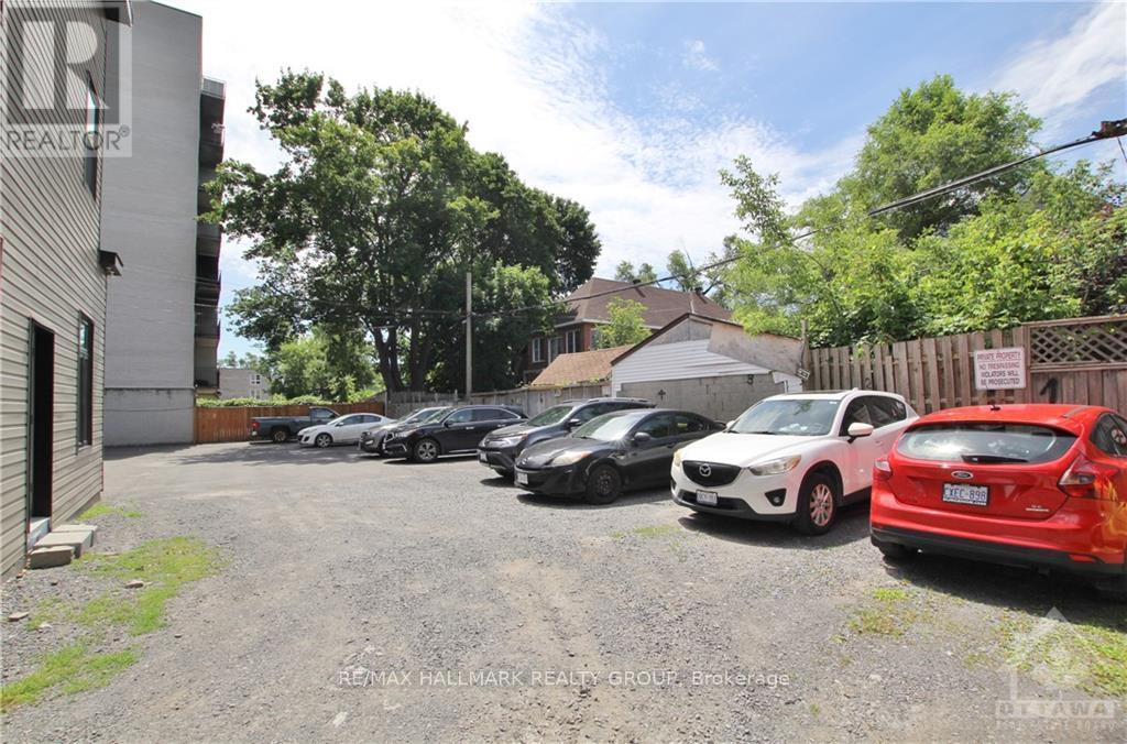 260,262,264 BRONSON AVENUE