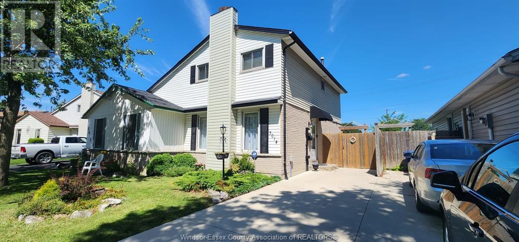 3014 ERINDALE CRESCENT