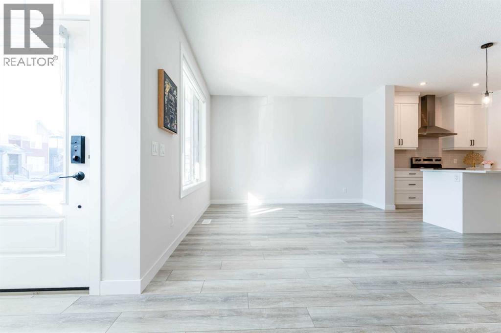 540 Chinook Winds Garden SW