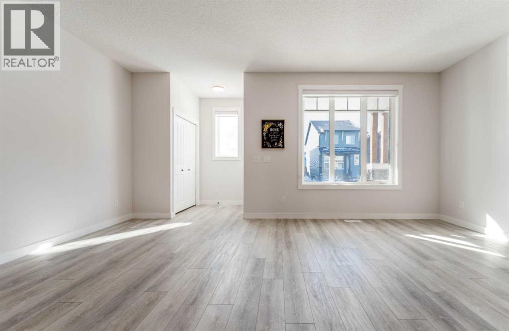 540 Chinook Winds Garden SW