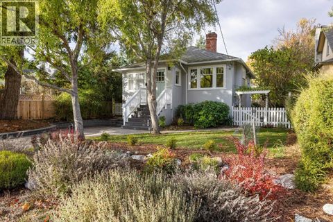 2168 Bartlett Ave Oak Bay BC V8S2P9