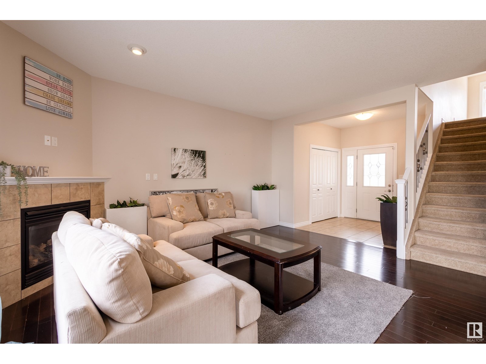 656 171 ST SW