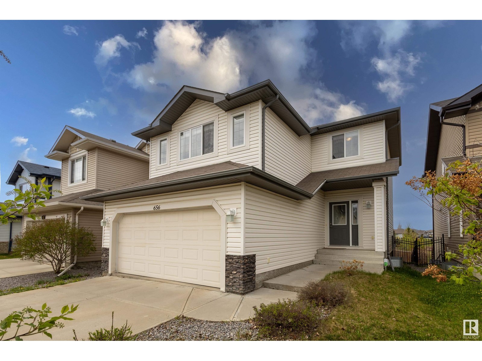 656 171 ST SW
