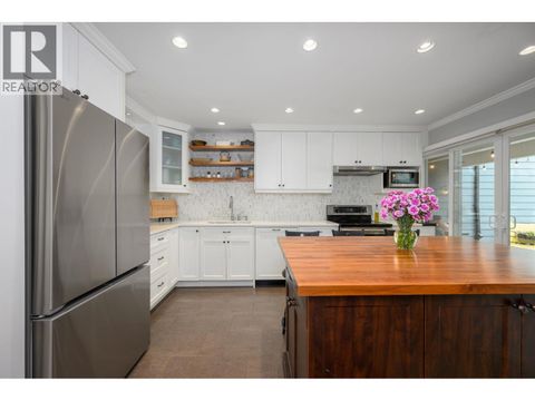 10 2590 AUSTIN AVENUE Coquitlam BC V3K5X4