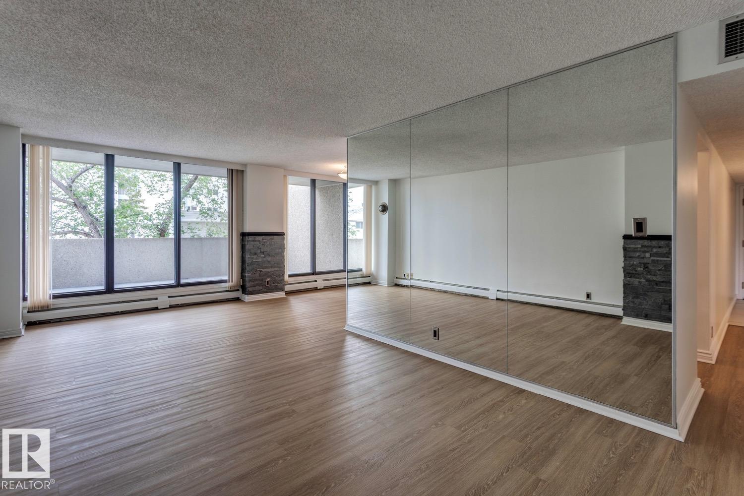 #201 8340 JASPER AV NW