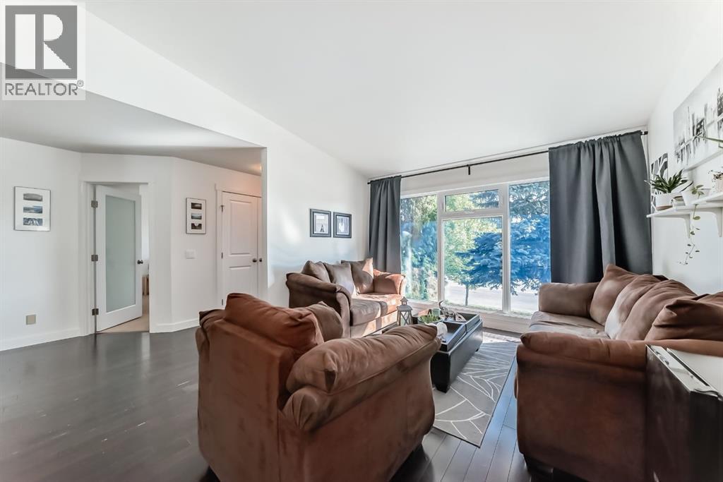 208 Woodbine Boulevard SW