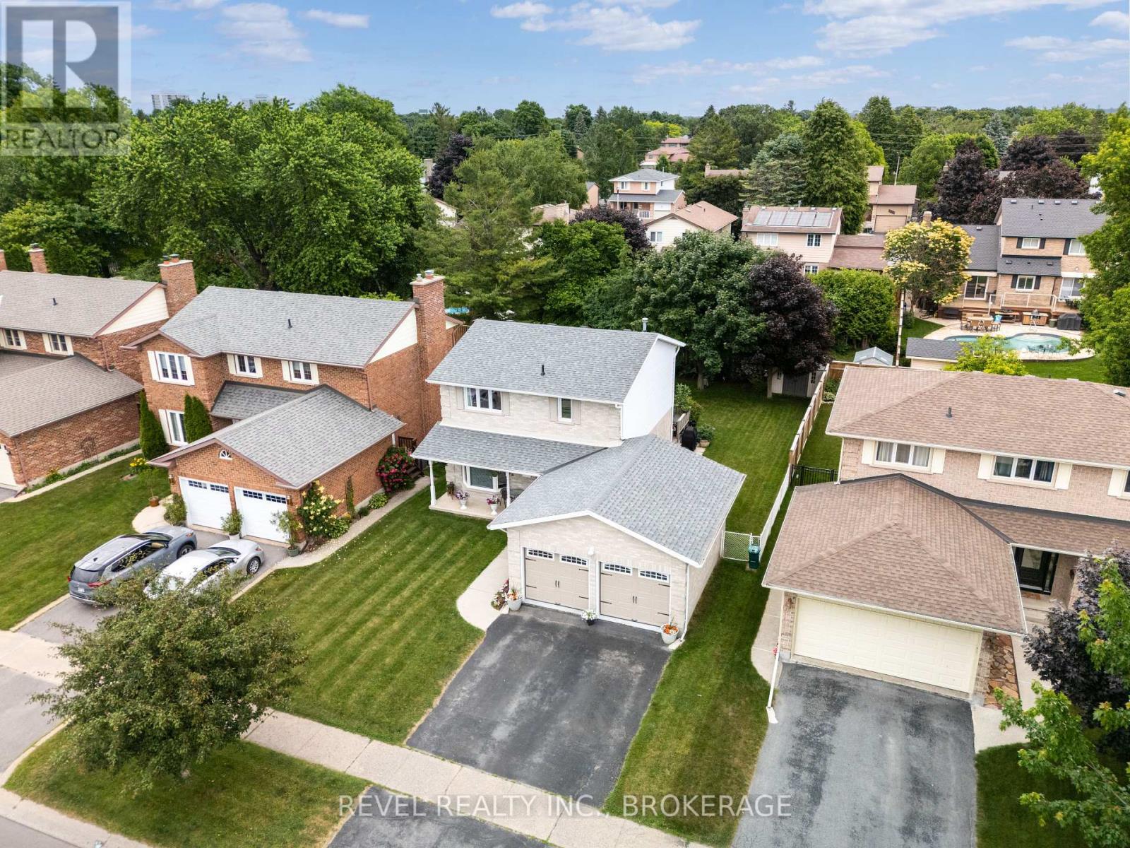 842 LANCASTER DRIVE
