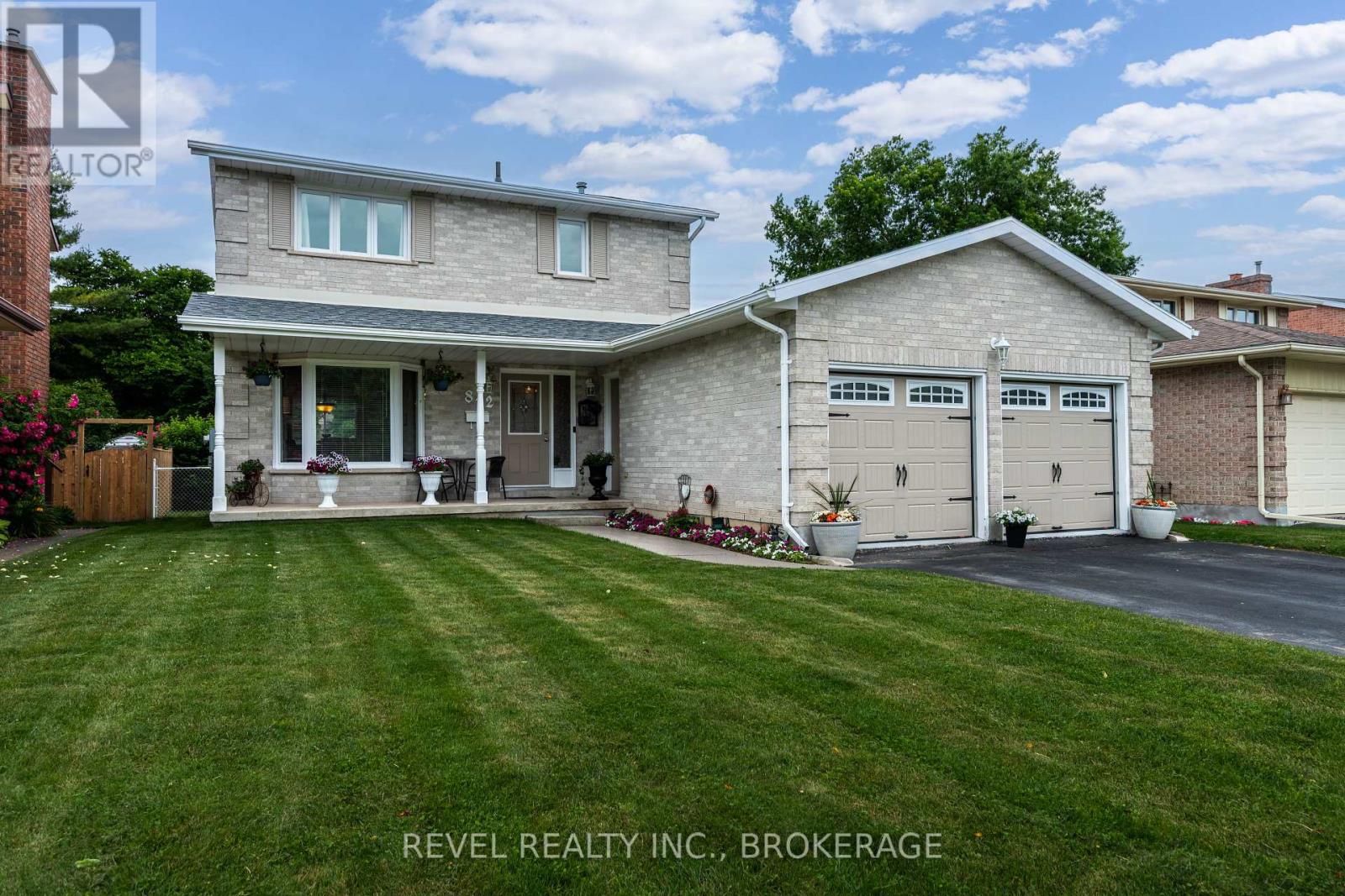 842 LANCASTER DRIVE