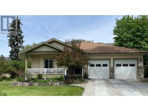 543 HARTLAND Avenue Midway BC V0H1M0