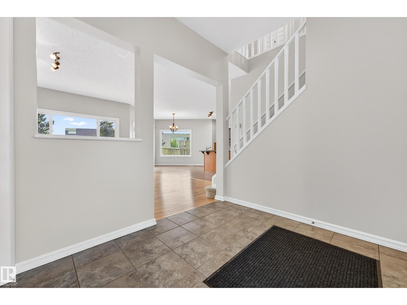 665 LEGER WY NW