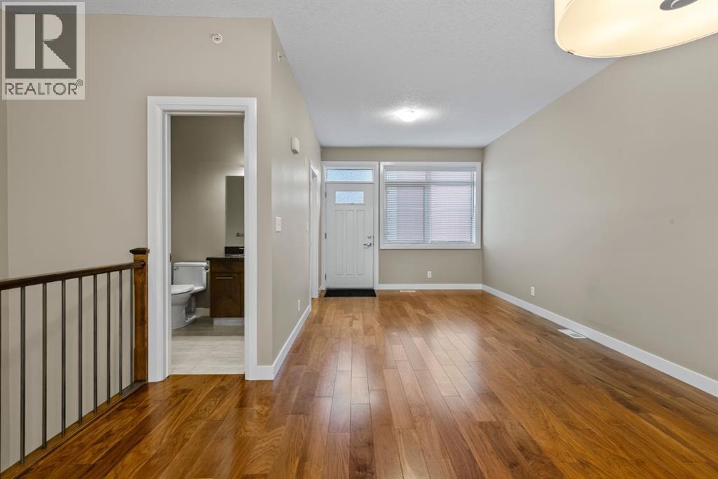 402, 476 14 Street NW