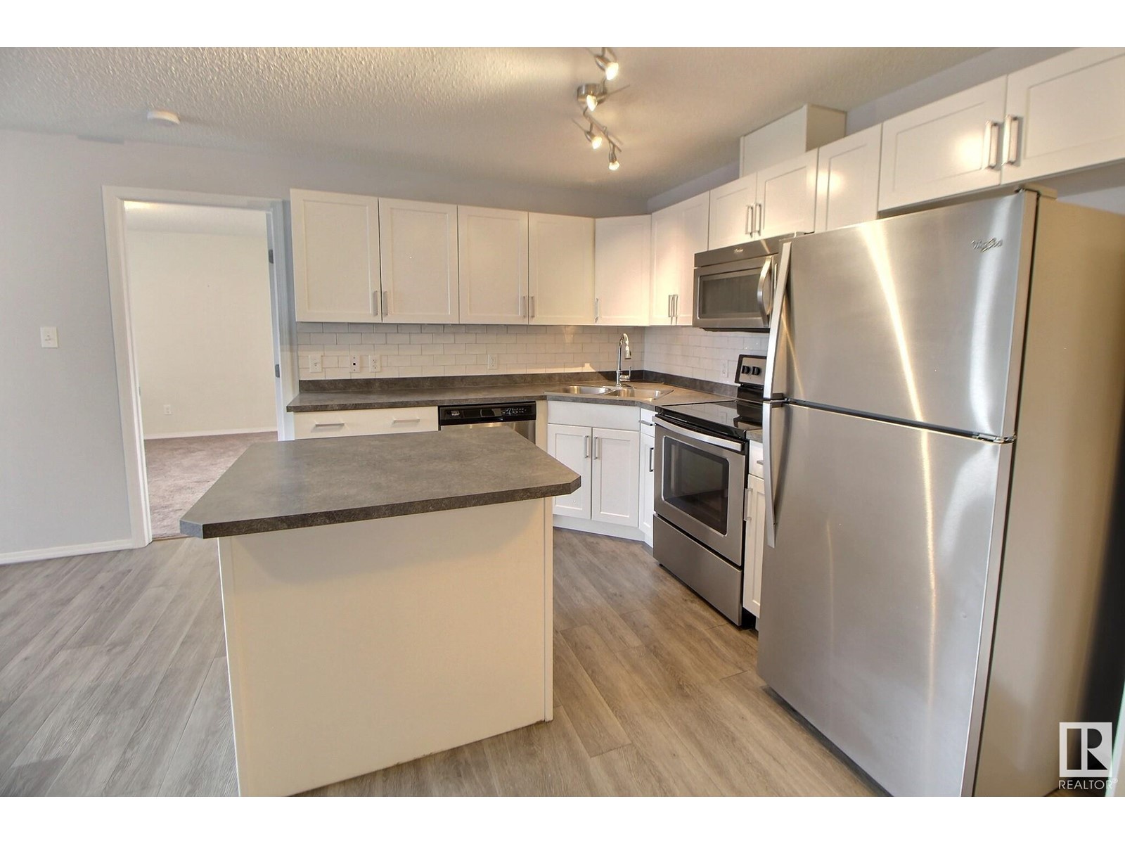 #340 301 CLAREVIEW STATION DR NW