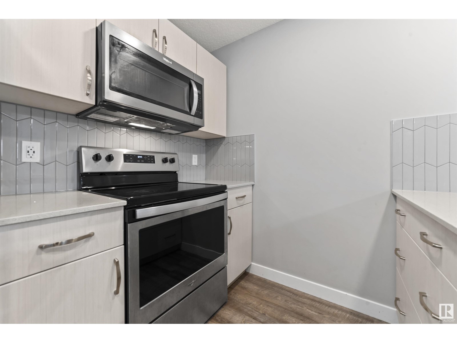 #310 1506 TAMARACK BV NW