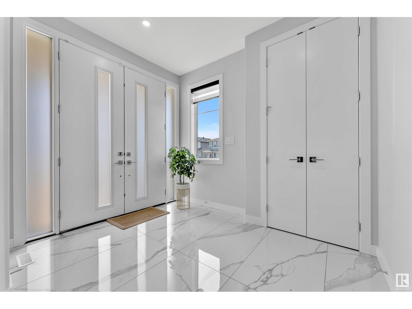23 Westwyck LI