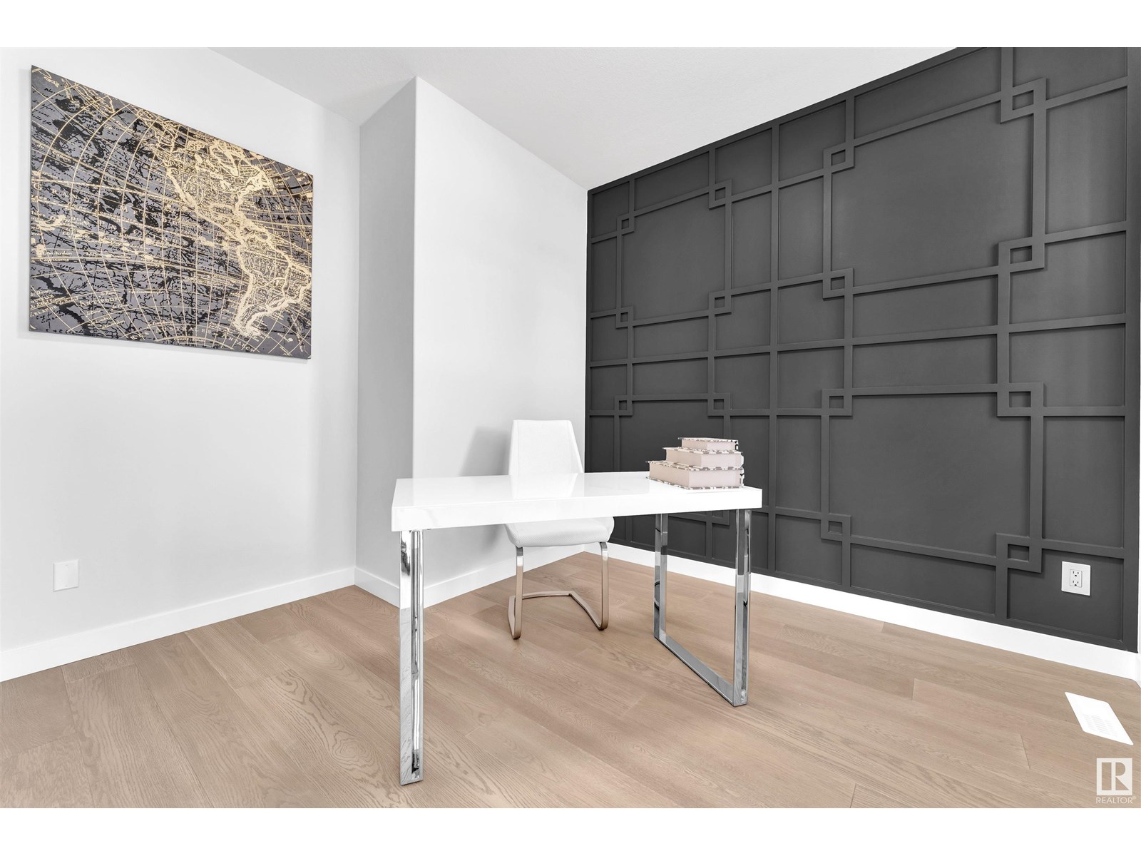 23 Westwyck LI