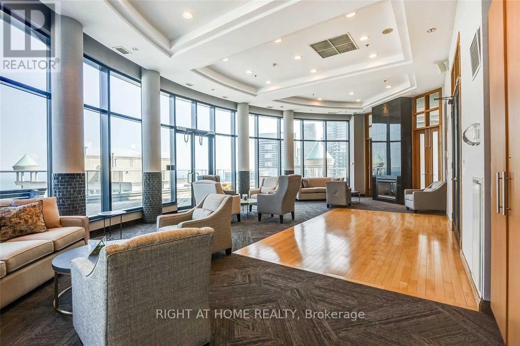 207 - 2087 LAKE SHORE BOULEVARD W